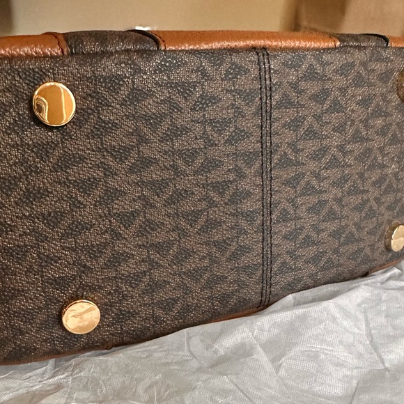 Brand New MK Michael Kors Brown Beige Purse - Picture 5 of 7